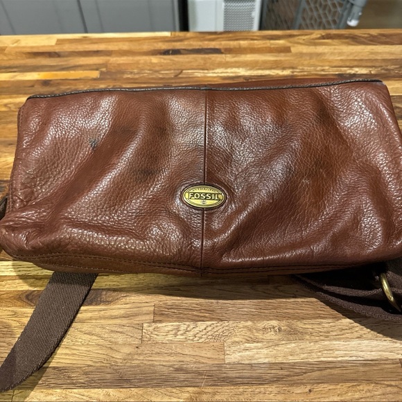 Fossil Explorer XL Brown Leather Fold Over Crossbody Hobo Tote Shoulder Bag - Picture 6 of 7